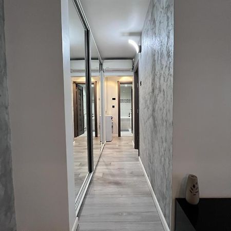 Elegant & Silver Luxury Apartament Κραϊόβα Εξωτερικό φωτογραφία